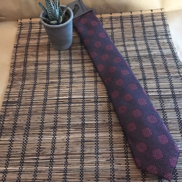 NWT Express Tie - Picture 2 of 3